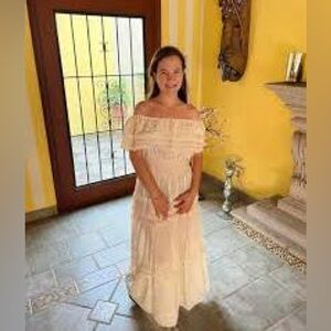 Chic Off-Shoulder Cream Maxi Dress